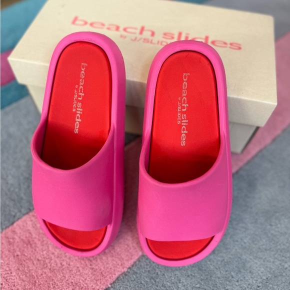 Pink Fuchsia Red J/Slide Beach Slides Size 8, Like New - Picture 2 of 7